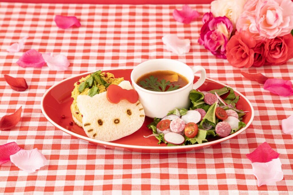 『ハローキティ50周年記念カフェ』フードメニュー　Hello Kitty Sandwich